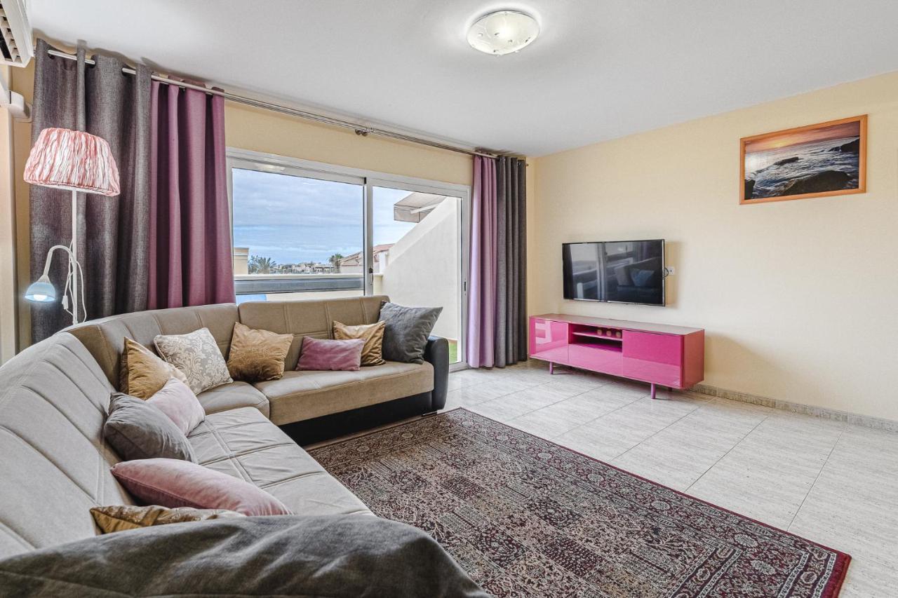 Red Large Family Apartment, Three Floors, 10 Guests 阿德耶 外观 照片